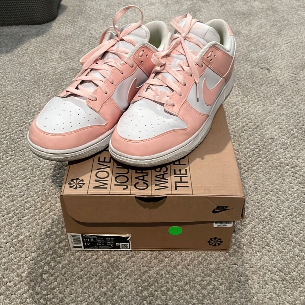 Nike dunk low pale coral